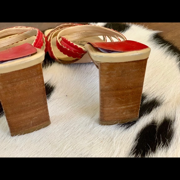 Gorgeous Italian red strappy sandals - Picture 3 of 4